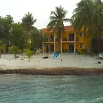 Beachfront Apartament Next To Nomads D1